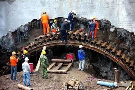 乌兰察布隧道钢花管支护案例